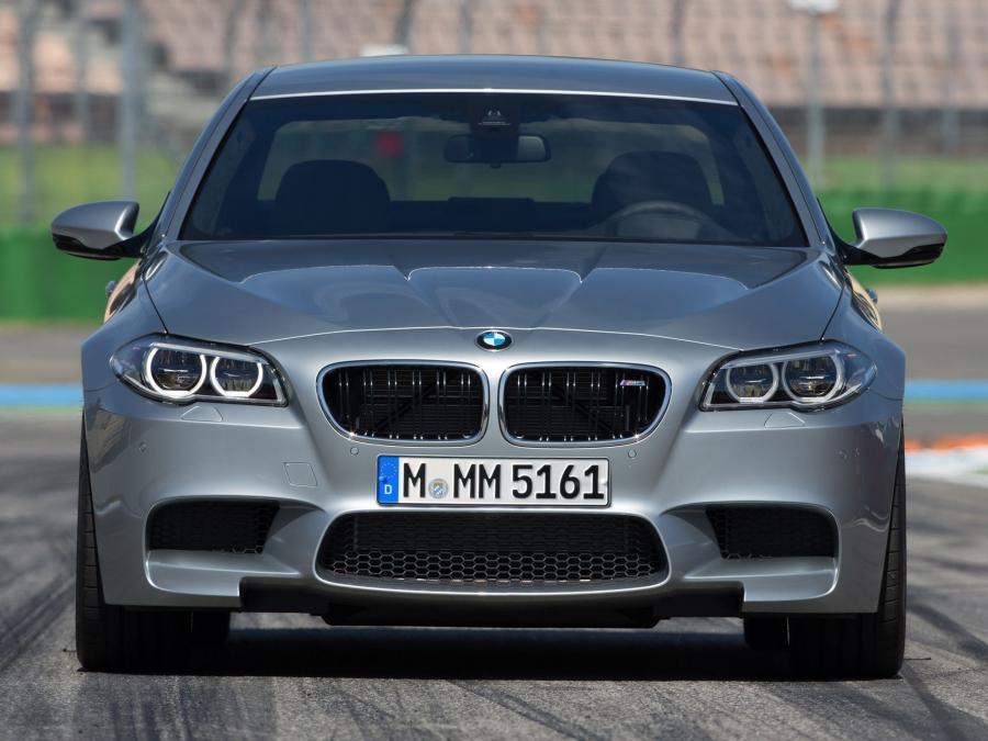  BMW M5 Competition Package 2013 года  (фото 13 из 16)